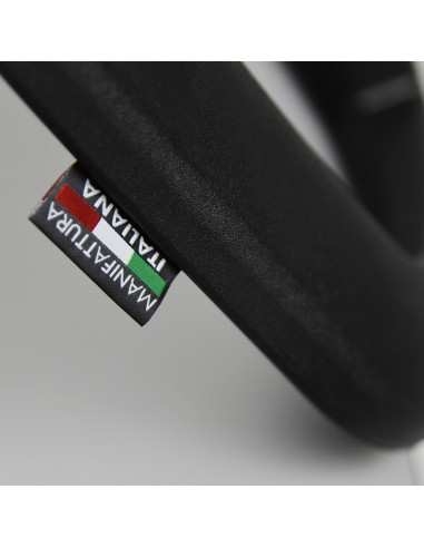 Poltrona con poggiatesta e braccioli regolabili schienale a righe struttura colore nero Frida - pronta consegna