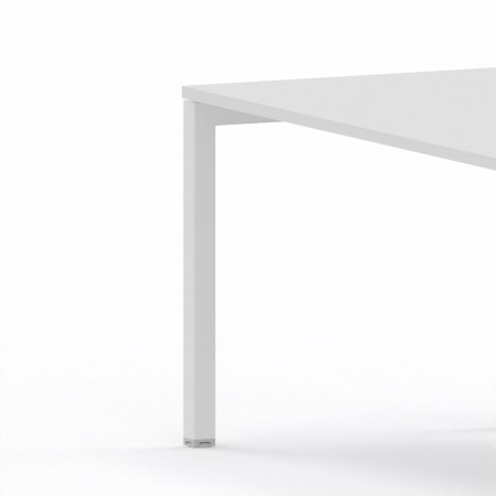 LAS - Scrivania Oxi con piano in legno e gambe in metallo a "Q" profondità 80 cm - Colore Bianco