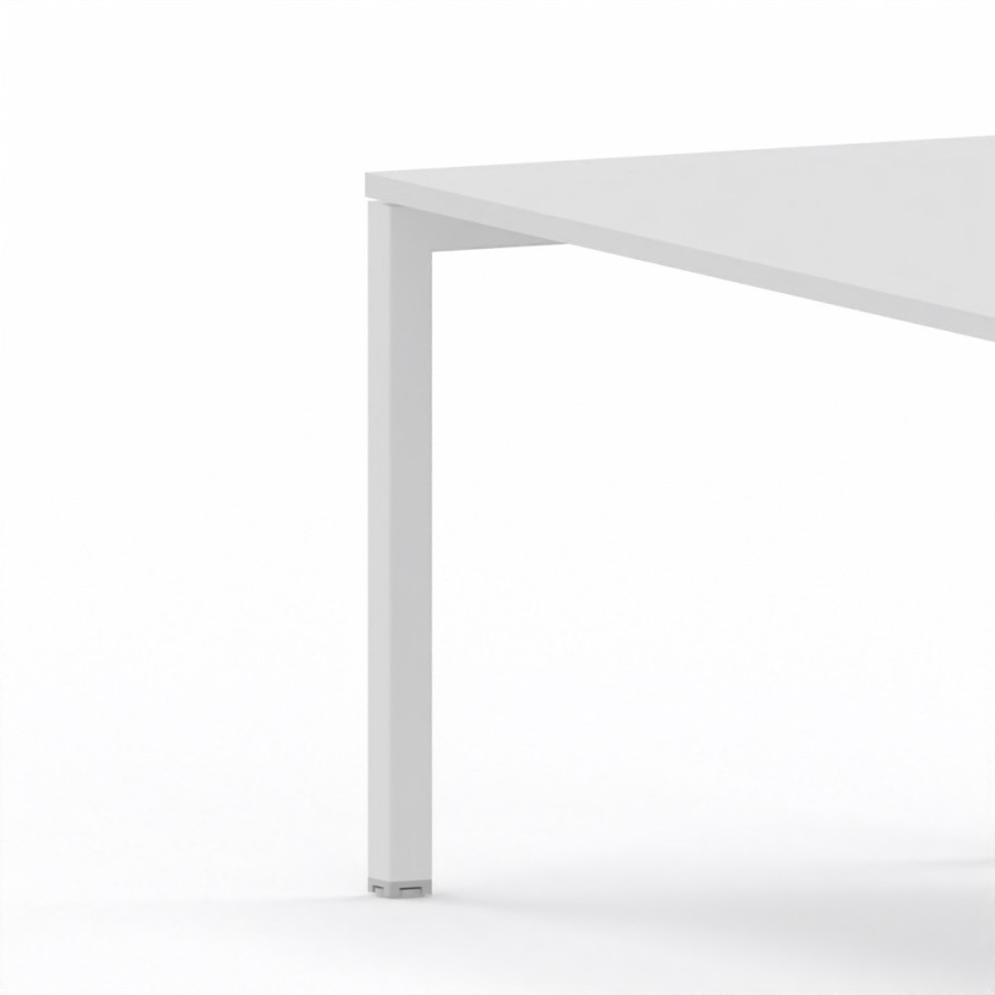 LAS - Scrivania Oxi con piano in legno e gambe in metallo a "Q" profondità 80 cm - Colore Bianco