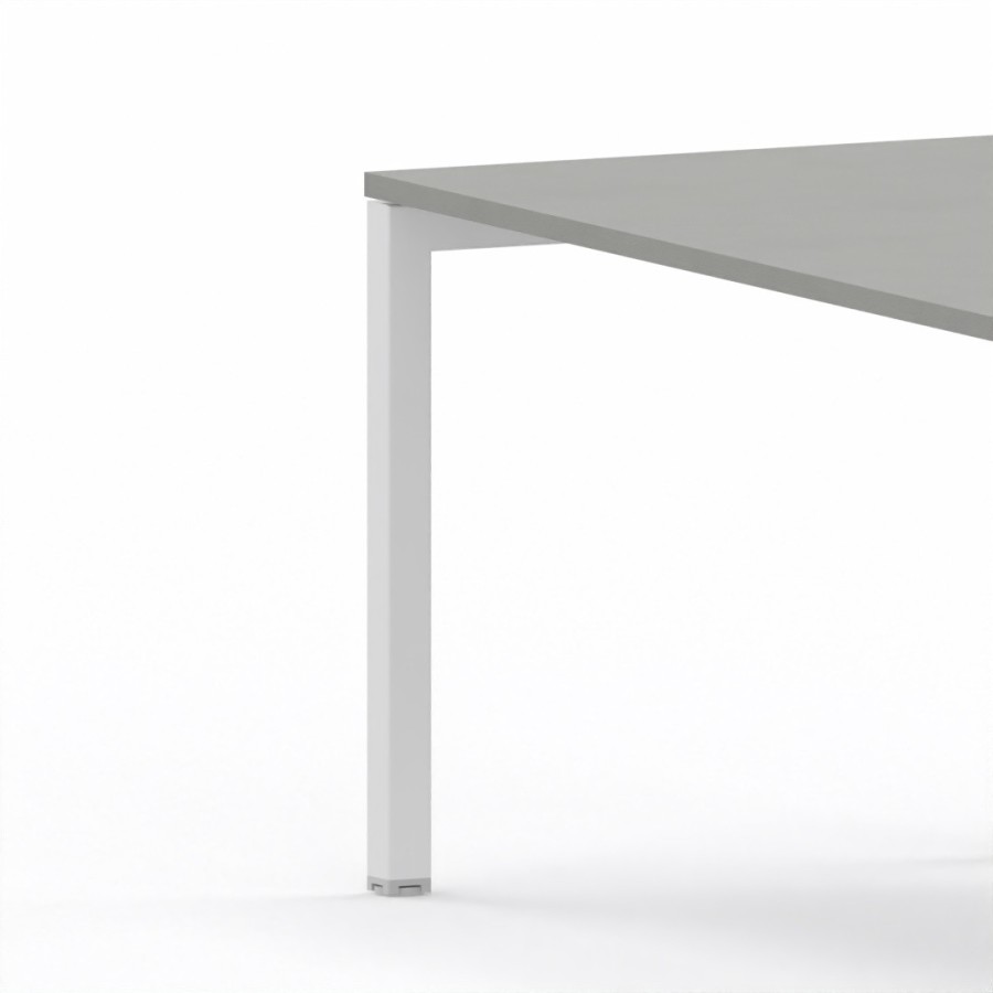 LAS - Scrivania Oxi con piano in legno e gambe in metallo a "Q" profondità 80 cm - Colore Grigio