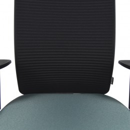 Poltrona con poggiatesta e braccioli regolabili schienale a righe struttura colore nero Frida